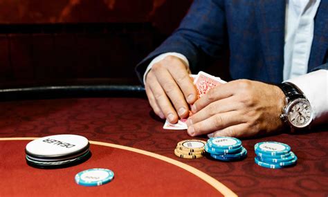 how do casinos make money